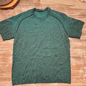 Lululemon Heathered green tshirt size large